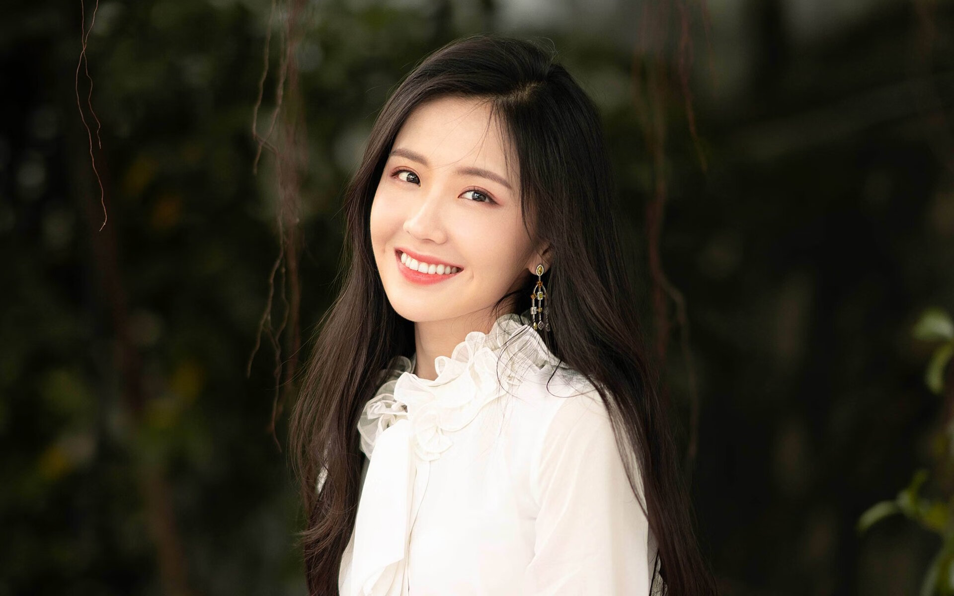 战斗不息:球场上的角逐激烈异常,酣畅淋漓,战斗不息的近义词