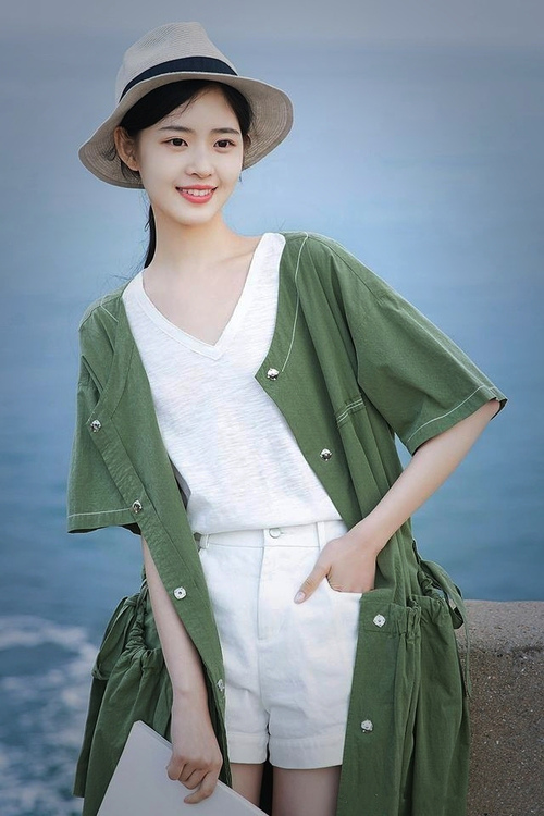 战术层次分明，球探深度解析激烈对抗，球探啥意思