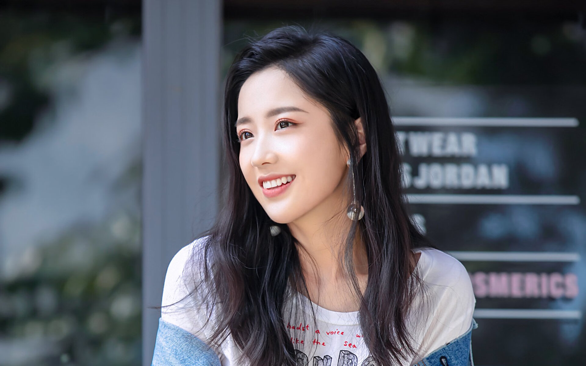 皇马客场大胜，积分榜上升至第二位，2021皇马客场