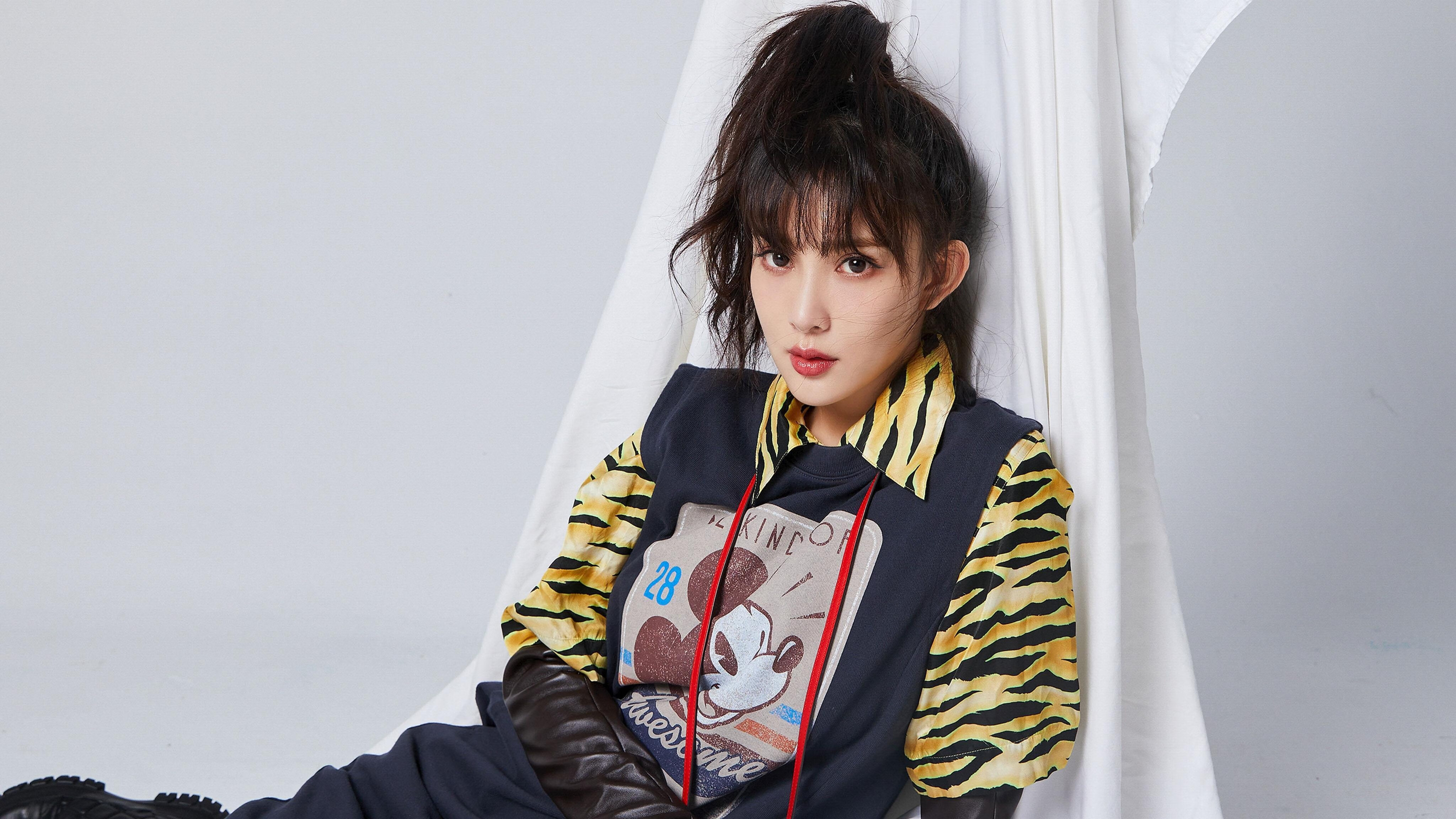 英超终极对决：激烈比拼引爆现场气氛，英超中场