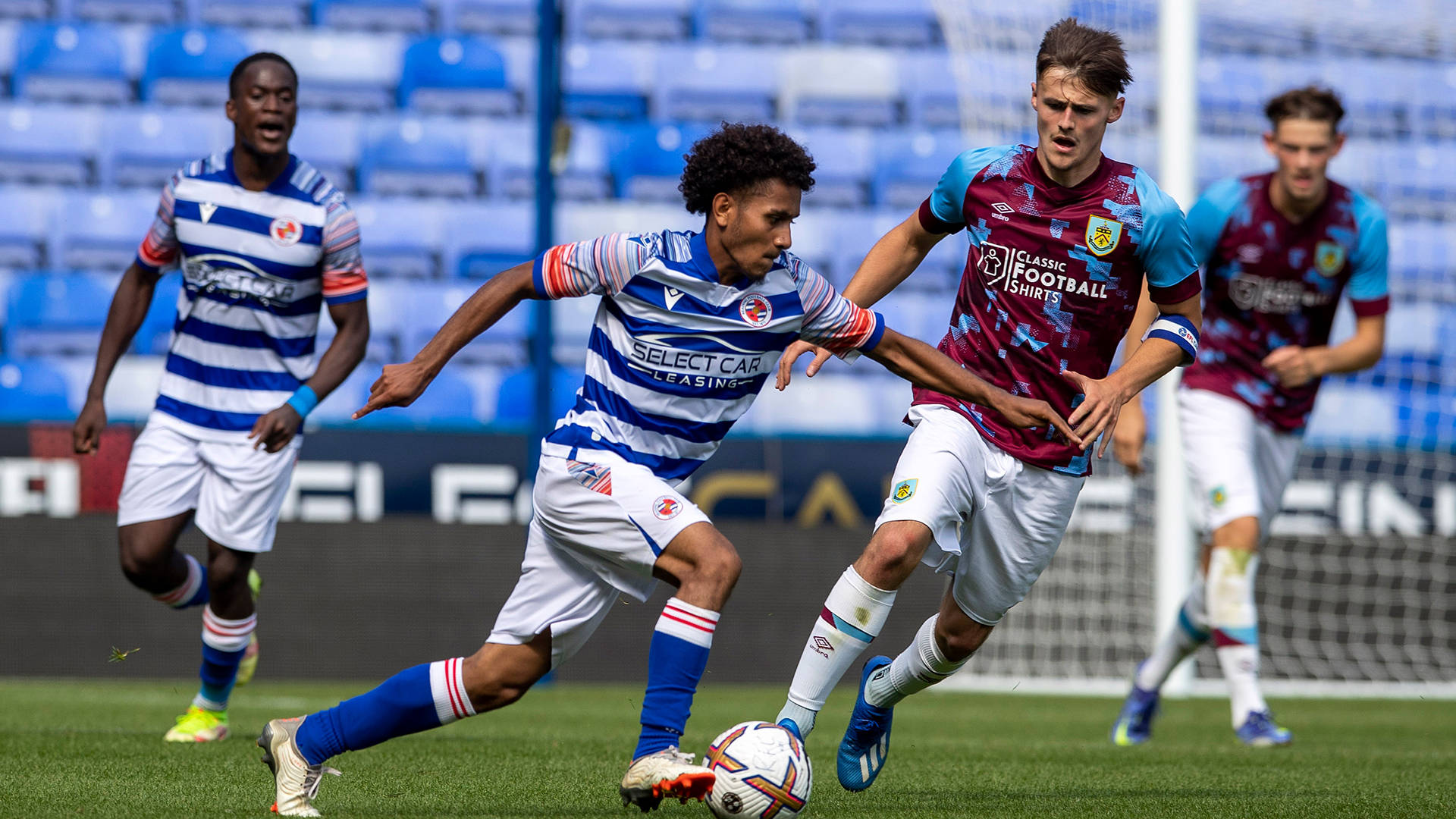 开云体育：英超雷丁的转会策略与球队重建的简单介绍