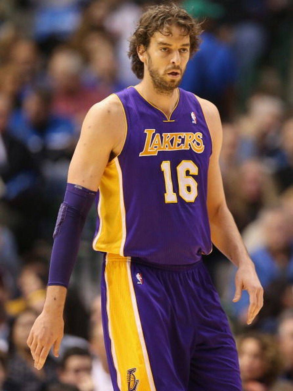 包含开云体育：湖人队新赛季：海斯表示将提升传球技巧的词条